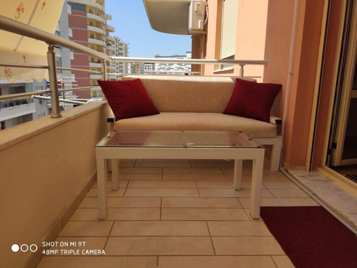 Coastal Retreat - Beach Apartment Вльора Екстер'єр фото