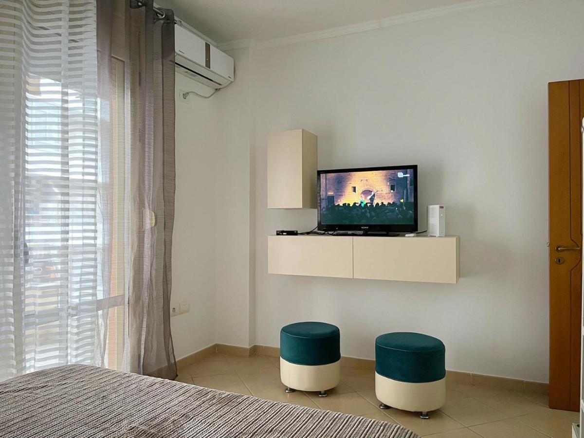 Coastal Retreat - Beach Apartment Вльора Екстер'єр фото
